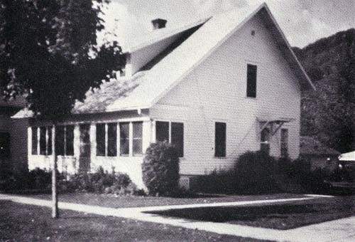 Photo of the parsonage of St. Peter's United Church of Christ