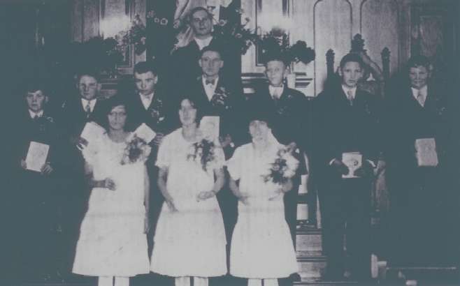 St. Paul's Lutheran 1927 confirmation class - Postville