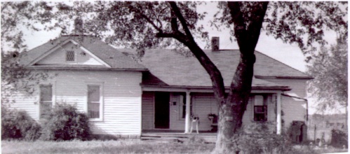 Home of Mrs. Gusta Henshaw Anderson, occupied by Burl & Perle Anderson Brockus. near Moulton, August 1951  (submitted by Alice Daniels, NINA2295@aol.com)