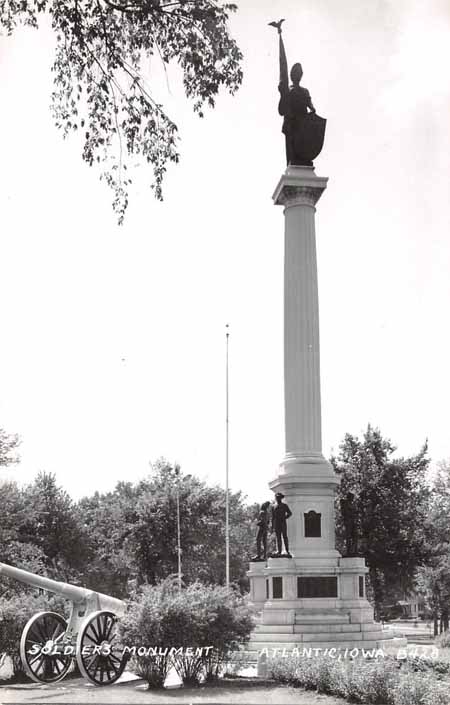 Cass County Soldiers Monument with Cannon, Atlantic, Iowa