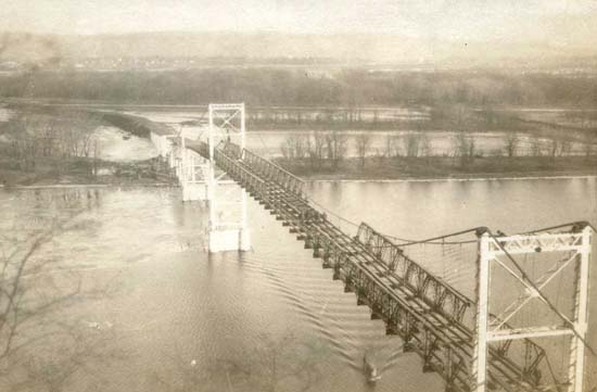 Mississippi river bridge, Marquette, Iowa, undated photo