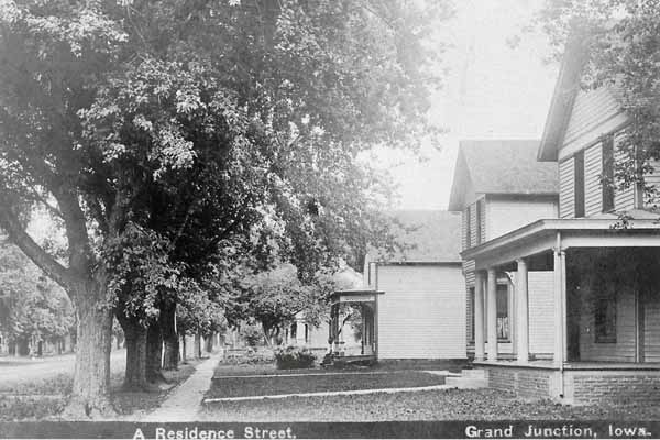 A Residence Street, Grand Junction, Iowa