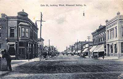 Postcard - Erie Street Looking West - 1907