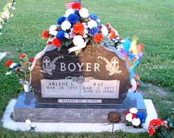 Ray Boyer tombstone