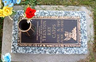 Trenton Ray Capps grave marker