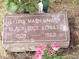 Leora Emmack Shultz tombstone