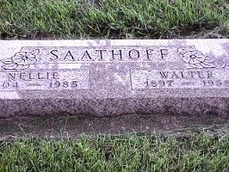 Walter and Nellie Gist Saathoff tombstone