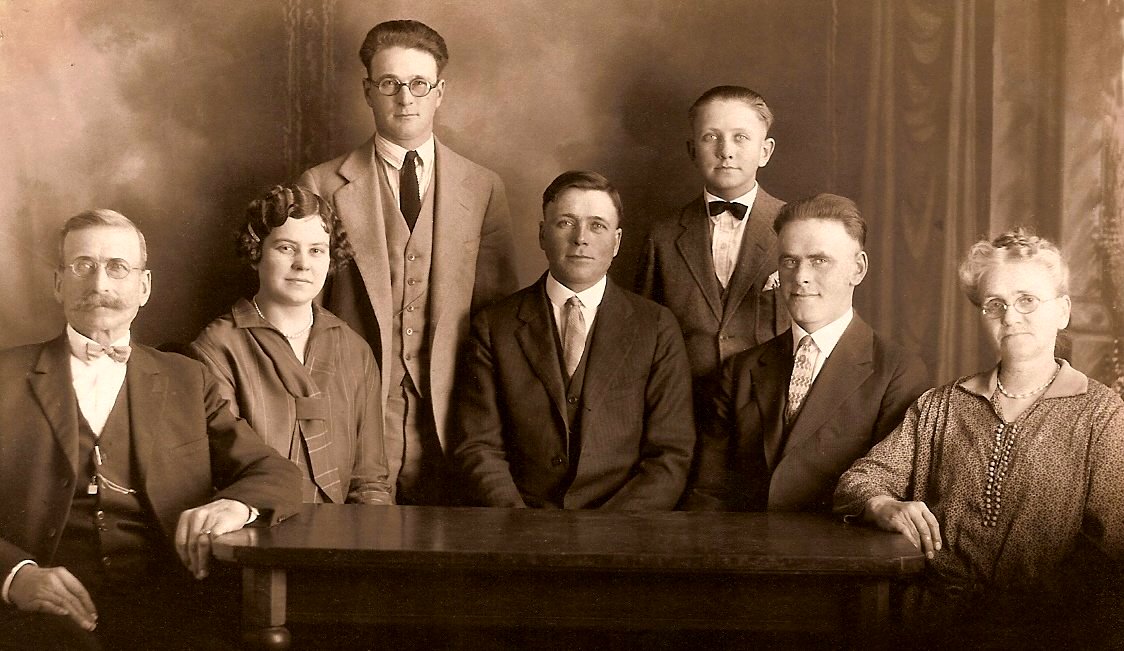 Lars B. (Lewis) Larson Family