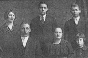 Rev. J.J. Skarpness, Anna Stroberg Skarpness, Esther & rear: Ruth, Joseph and Albert