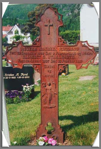 Steele Anderson Iron Cross Grave Marker