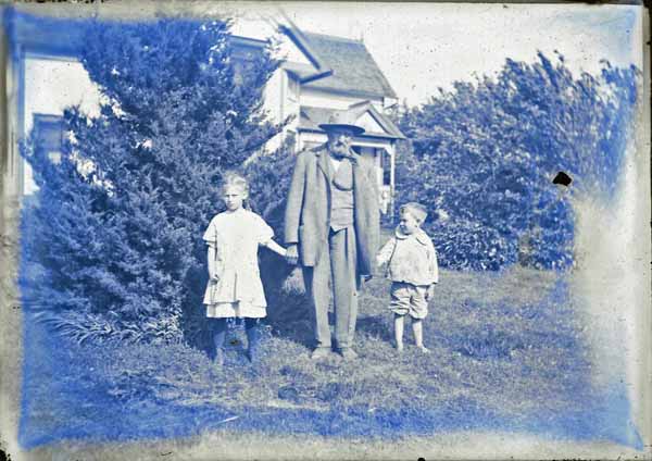Knud Rasmussen with 2 Children, Poplar, Iowa