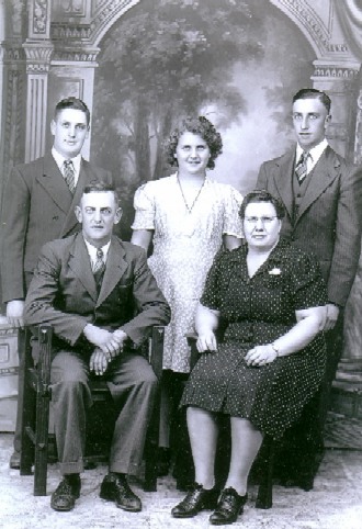 Family of Arthur G. Jennings and Marie L. Thein, 1942