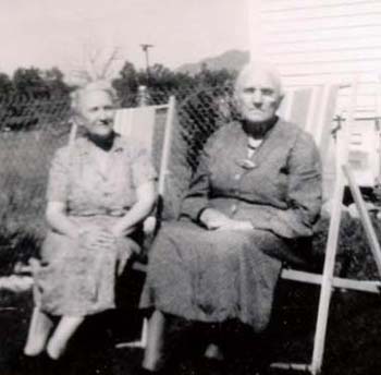 Carrie Emma Jennings Reilly (R) and an unknown woman