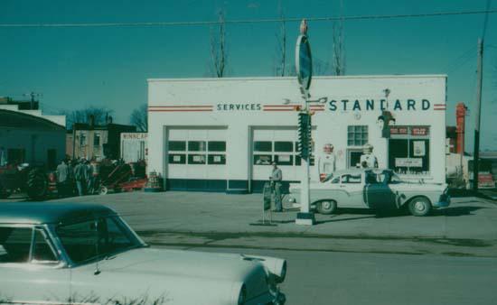 Edgewood Standard Service Station, 1951