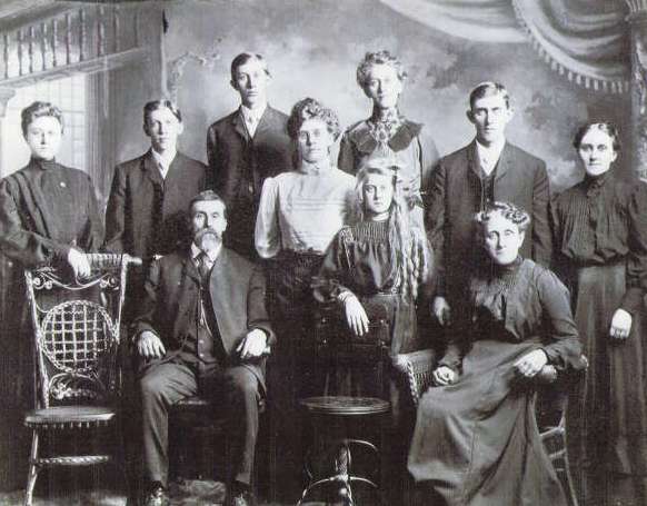 Henry Jacob Reidel Family, 1904