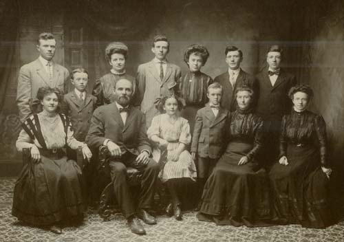 Henry Schlake Family, 1908