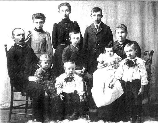 Jacob Zahn family, 1901