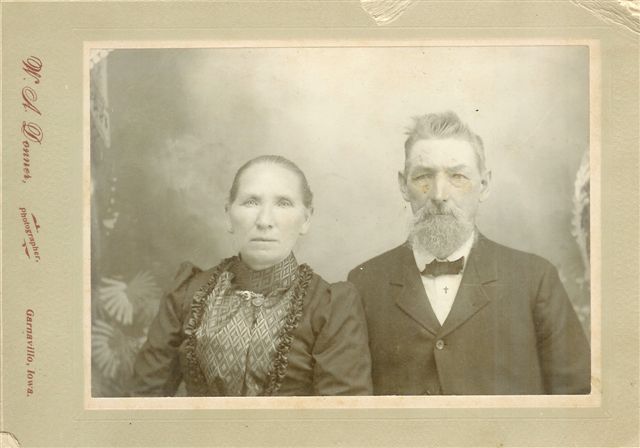 Mr. and Mrs. Schafer, Garnavillo area; W.W. Donner, photographer