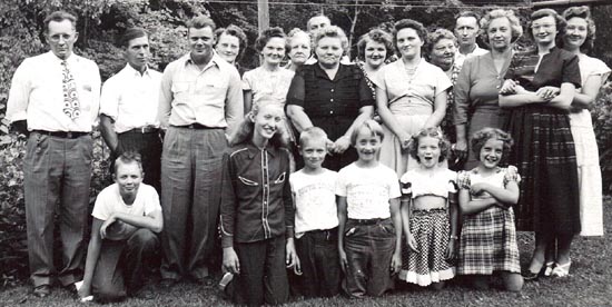 Jacob Zahn decendants gathering in McGregor, ca 1950