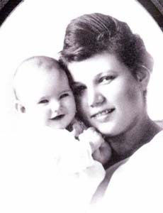 Anna Zahn Kohl & her first born child, Bernice.