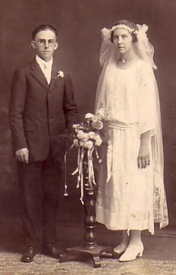 Ted Hansel & Mary Grobstick, wedding 1922