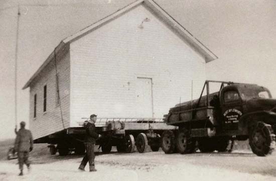 Mound School being moved to Colesburg December 6, 1954