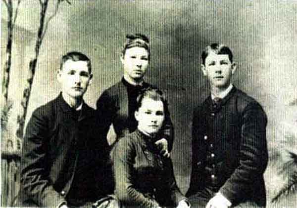 Avis, Robert, Solomon, and Mabel Ellis