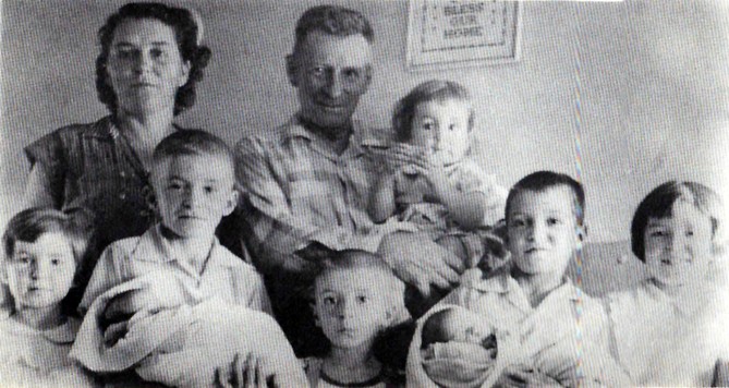 Richard Hammes Family 1956